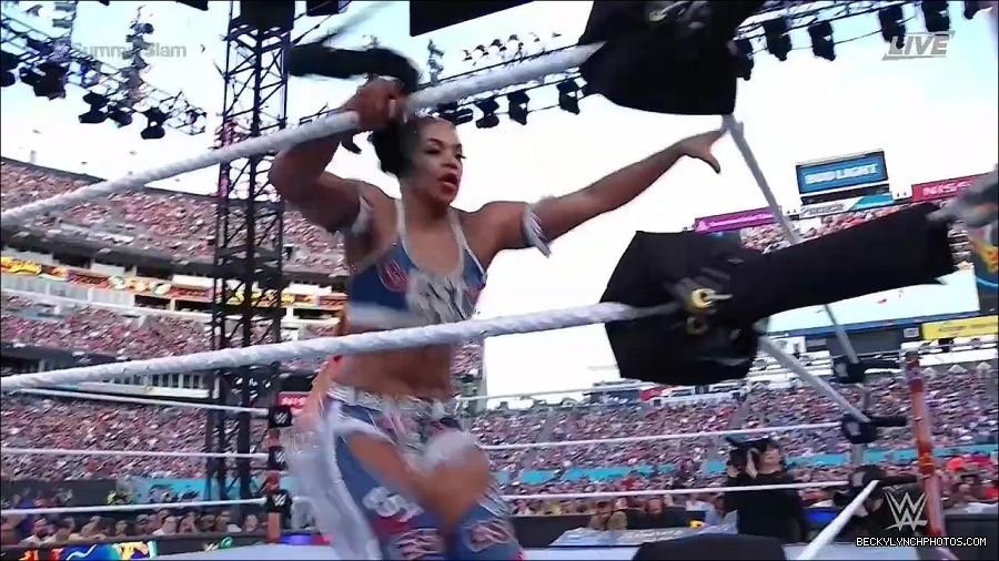 WWE_SummerSlam_2022_720p_WEB_h264-HEEL_mp4_001088854.jpg