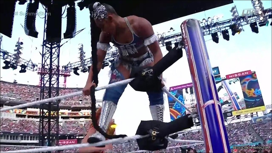 WWE_SummerSlam_2022_720p_WEB_h264-HEEL_mp4_001089654.jpg