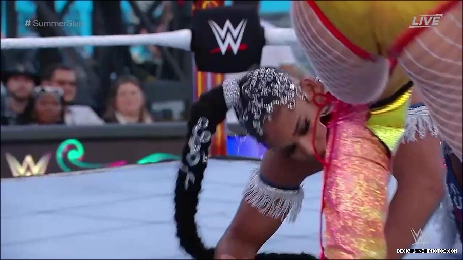 WWE_SummerSlam_2022_720p_WEB_h264-HEEL_mp4_001150454.jpg