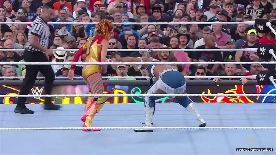WWE_SummerSlam_2022_720p_WEB_h264-HEEL_mp4_001154454.jpg