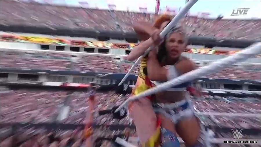 WWE_SummerSlam_2022_720p_WEB_h264-HEEL_mp4_001166854.jpg