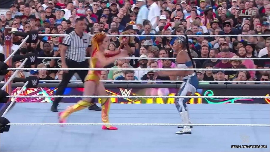 WWE_SummerSlam_2022_720p_WEB_h264-HEEL_mp4_001176454.jpg