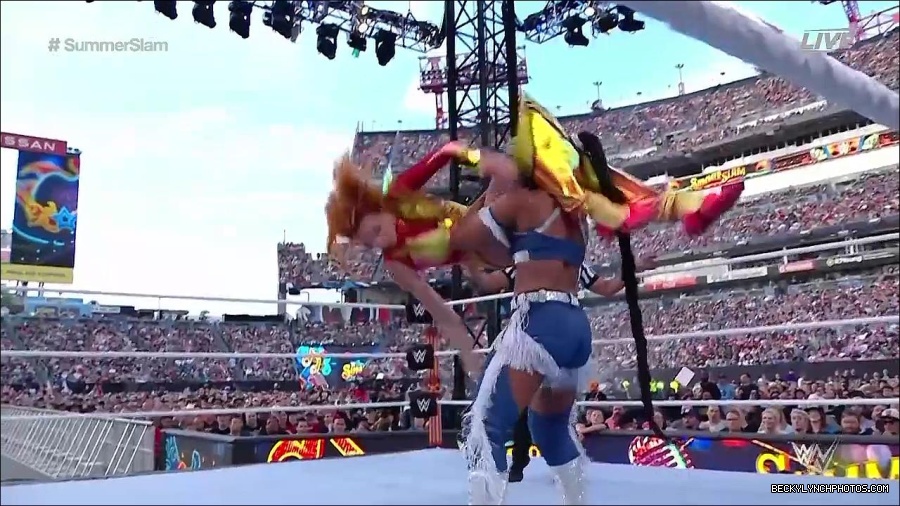 WWE_SummerSlam_2022_720p_WEB_h264-HEEL_mp4_001179254.jpg