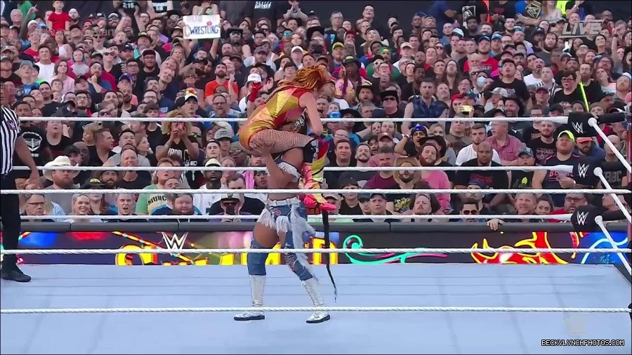 WWE_SummerSlam_2022_720p_WEB_h264-HEEL_mp4_001186120.jpg