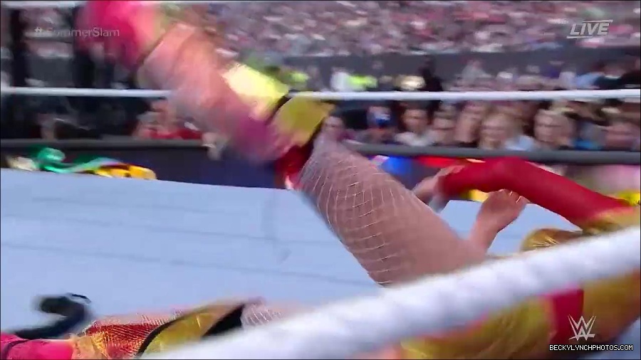 WWE_SummerSlam_2022_720p_WEB_h264-HEEL_mp4_001187720.jpg