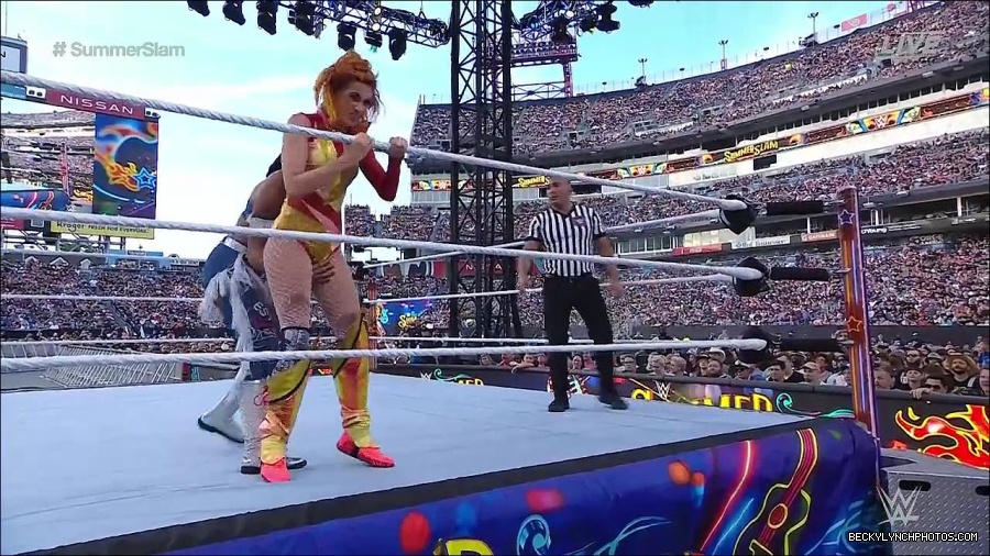 WWE_SummerSlam_2022_720p_WEB_h264-HEEL_mp4_001195320.jpg