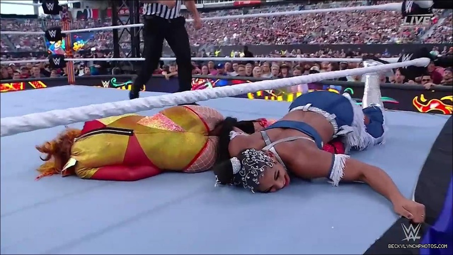 WWE_SummerSlam_2022_720p_WEB_h264-HEEL_mp4_001221320.jpg