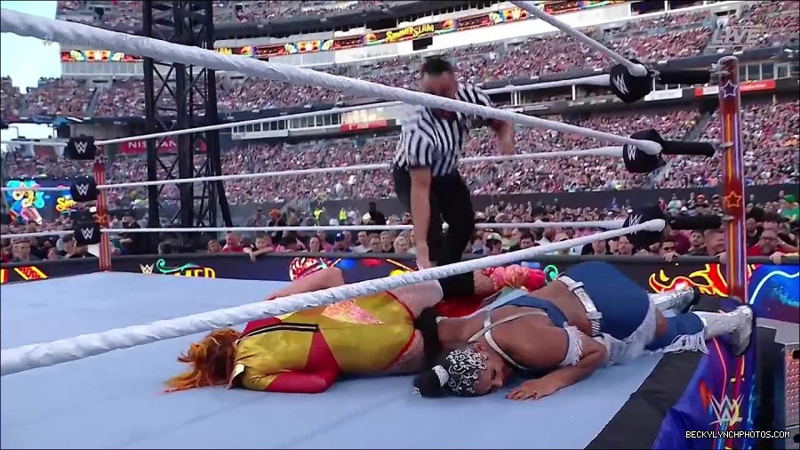 WWE_SummerSlam_2022_720p_WEB_h264-HEEL_mp4_001222520.jpg
