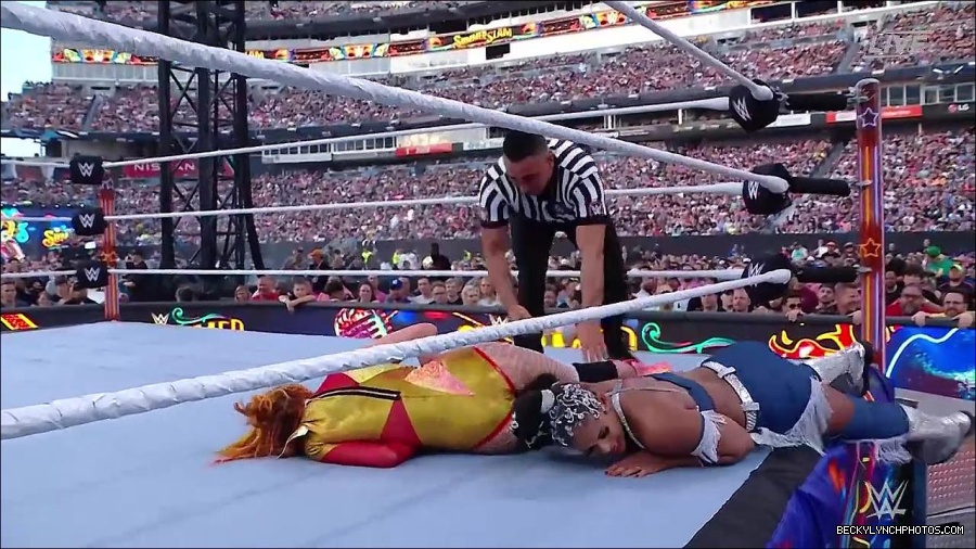 WWE_SummerSlam_2022_720p_WEB_h264-HEEL_mp4_001222920.jpg