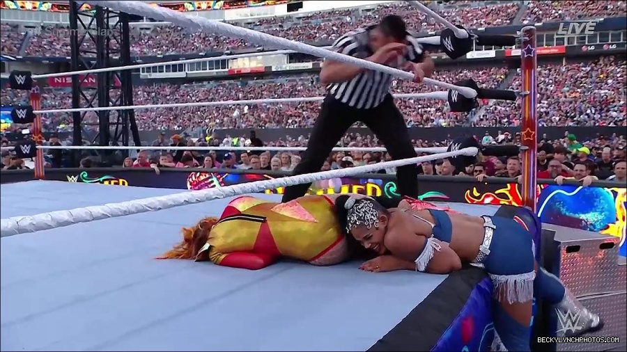 WWE_SummerSlam_2022_720p_WEB_h264-HEEL_mp4_001224520.jpg
