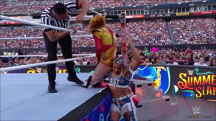 WWE_SummerSlam_2022_720p_WEB_h264-HEEL_mp4_001229320.jpg