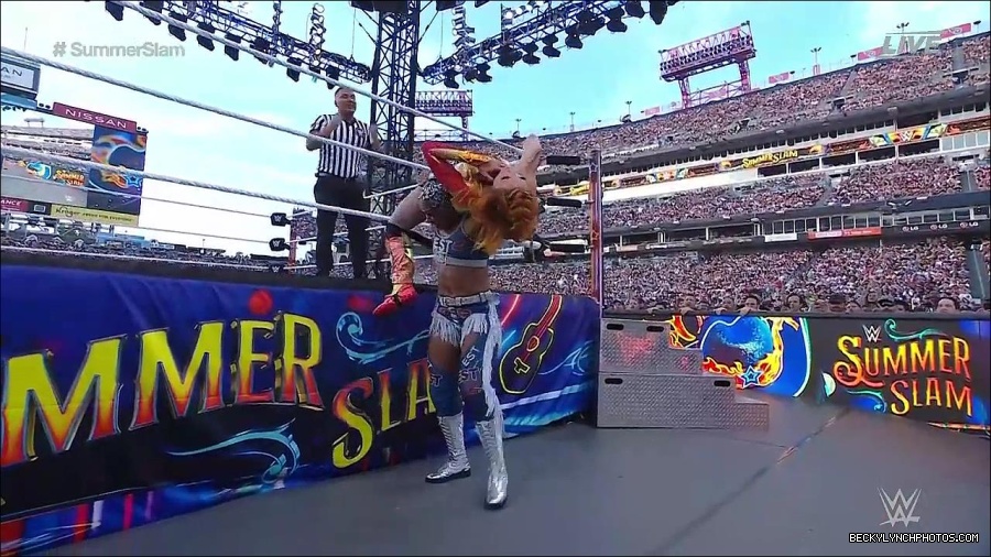 WWE_SummerSlam_2022_720p_WEB_h264-HEEL_mp4_001231720.jpg