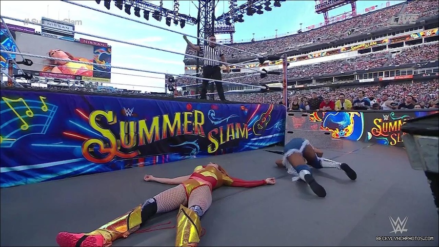 WWE_SummerSlam_2022_720p_WEB_h264-HEEL_mp4_001240120.jpg