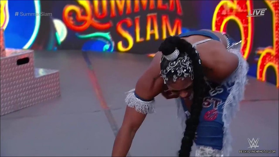 WWE_SummerSlam_2022_720p_WEB_h264-HEEL_mp4_001242920.jpg