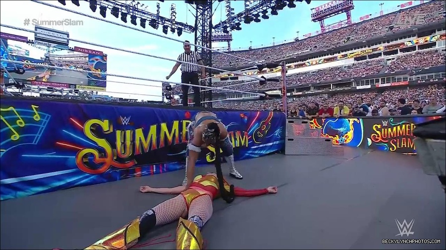 WWE_SummerSlam_2022_720p_WEB_h264-HEEL_mp4_001244920.jpg
