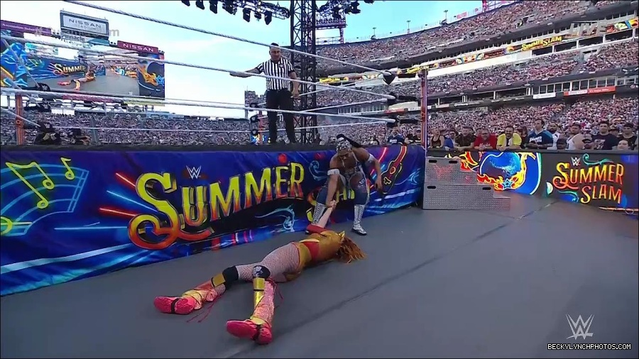 WWE_SummerSlam_2022_720p_WEB_h264-HEEL_mp4_001248120.jpg
