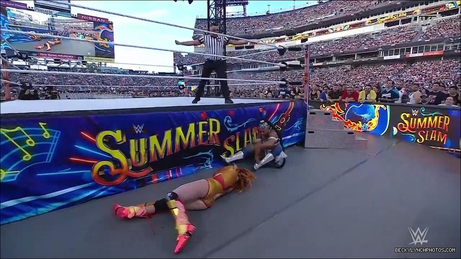 WWE_SummerSlam_2022_720p_WEB_h264-HEEL_mp4_001248920.jpg