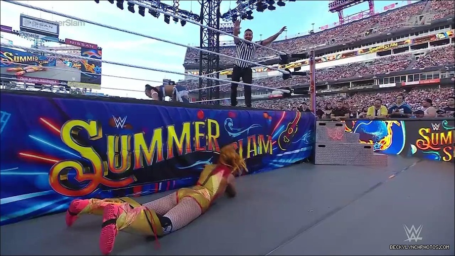 WWE_SummerSlam_2022_720p_WEB_h264-HEEL_mp4_001258120.jpg