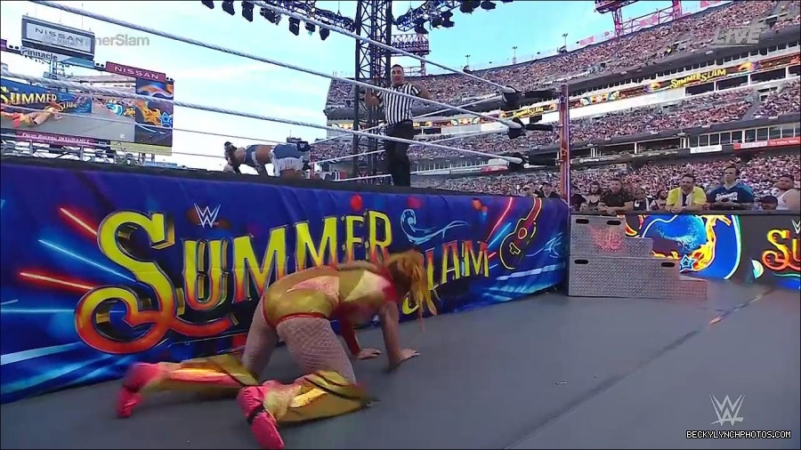 WWE_SummerSlam_2022_720p_WEB_h264-HEEL_mp4_001258920.jpg