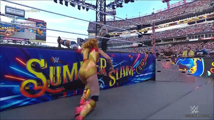 WWE_SummerSlam_2022_720p_WEB_h264-HEEL_mp4_001259320.jpg