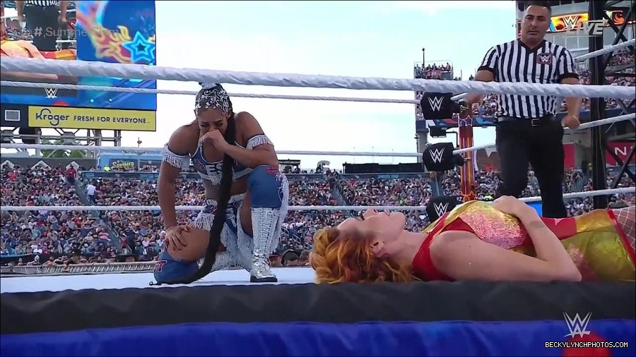 WWE_SummerSlam_2022_720p_WEB_h264-HEEL_mp4_001277320.jpg