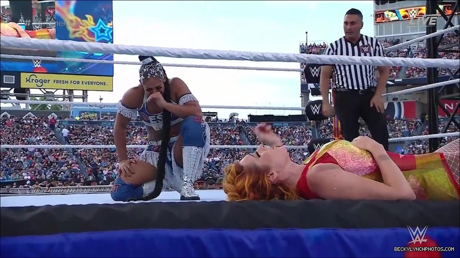 WWE_SummerSlam_2022_720p_WEB_h264-HEEL_mp4_001277720.jpg
