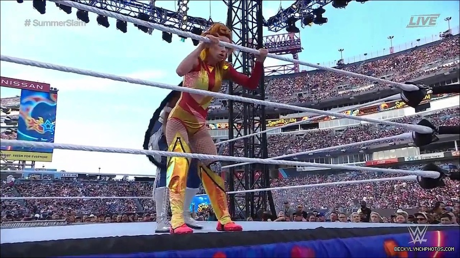WWE_SummerSlam_2022_720p_WEB_h264-HEEL_mp4_001287320.jpg
