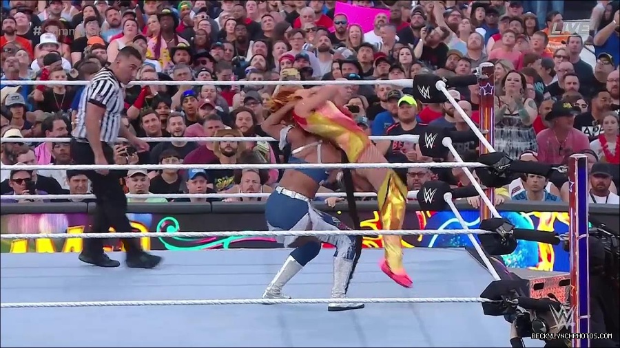 WWE_SummerSlam_2022_720p_WEB_h264-HEEL_mp4_001288520.jpg
