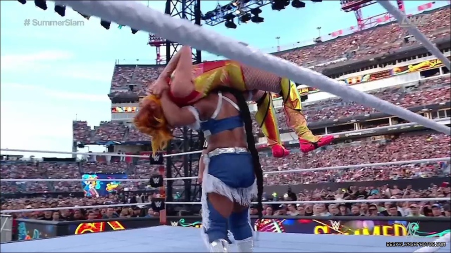 WWE_SummerSlam_2022_720p_WEB_h264-HEEL_mp4_001290120.jpg