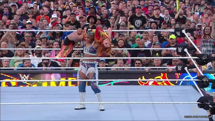 WWE_SummerSlam_2022_720p_WEB_h264-HEEL_mp4_001291320.jpg