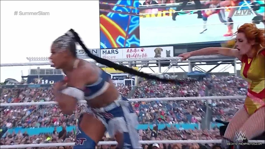 WWE_SummerSlam_2022_720p_WEB_h264-HEEL_mp4_001296120.jpg