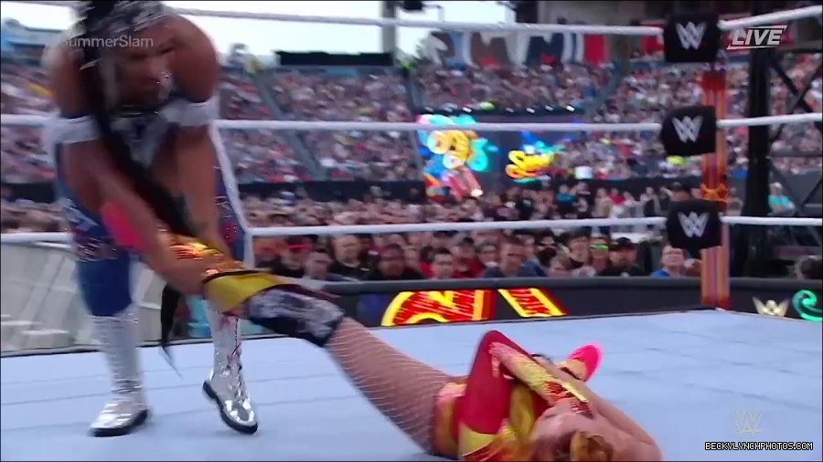 WWE_SummerSlam_2022_720p_WEB_h264-HEEL_mp4_001302120.jpg