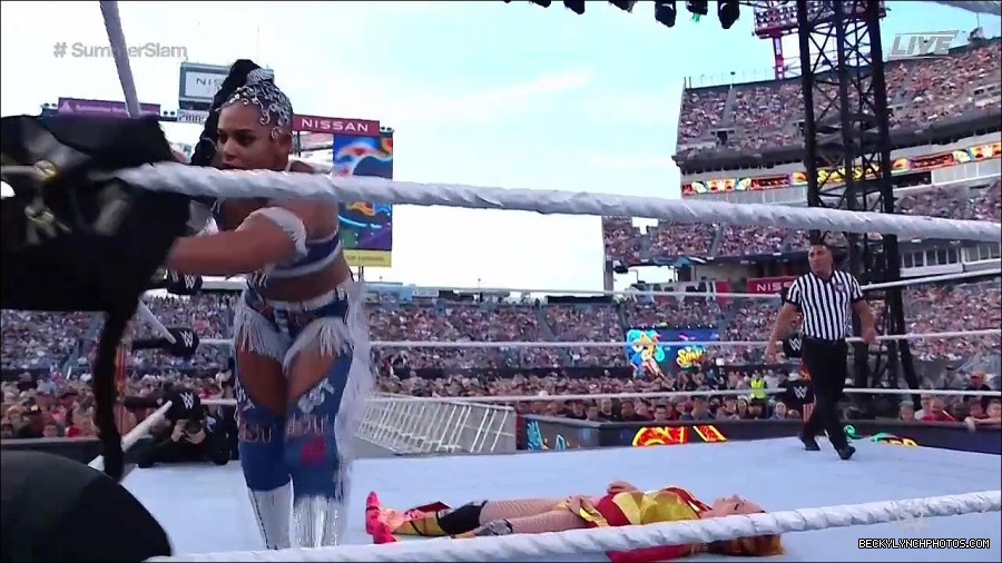WWE_SummerSlam_2022_720p_WEB_h264-HEEL_mp4_001305320.jpg
