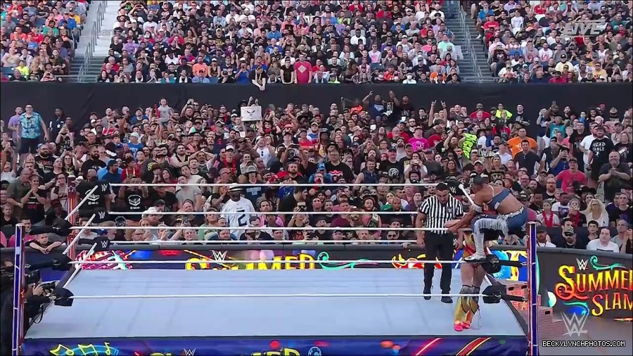 WWE_SummerSlam_2022_720p_WEB_h264-HEEL_mp4_001318920.jpg