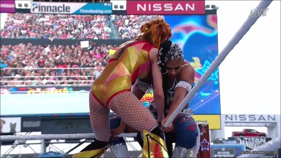 WWE_SummerSlam_2022_720p_WEB_h264-HEEL_mp4_001324520.jpg