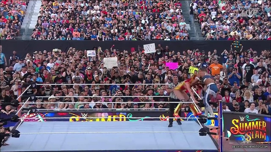 WWE_SummerSlam_2022_720p_WEB_h264-HEEL_mp4_001336520.jpg