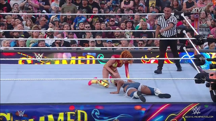 WWE_SummerSlam_2022_720p_WEB_h264-HEEL_mp4_001384920.jpg