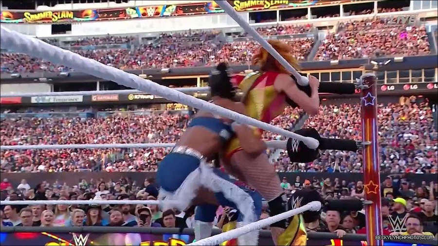 WWE_SummerSlam_2022_720p_WEB_h264-HEEL_mp4_001407720.jpg