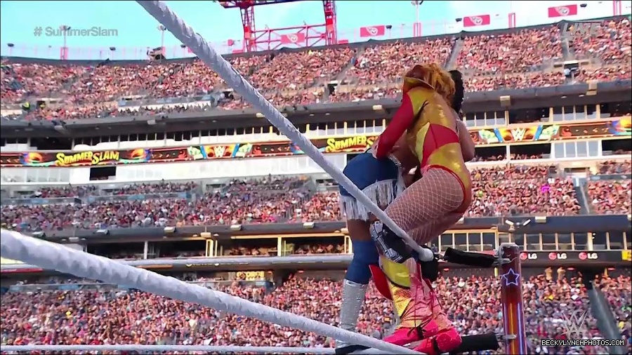 WWE_SummerSlam_2022_720p_WEB_h264-HEEL_mp4_001418920.jpg