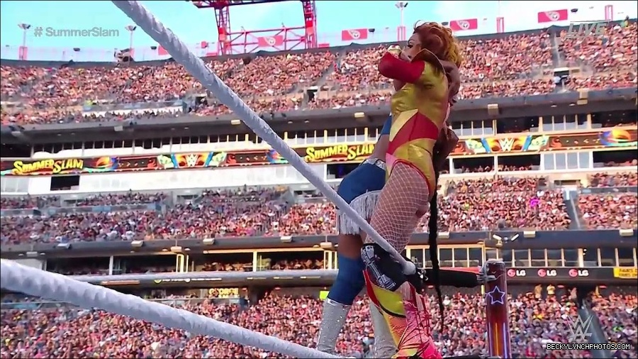 WWE_SummerSlam_2022_720p_WEB_h264-HEEL_mp4_001421720.jpg