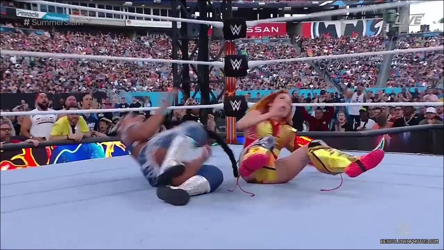 WWE_SummerSlam_2022_720p_WEB_h264-HEEL_mp4_001424120.jpg