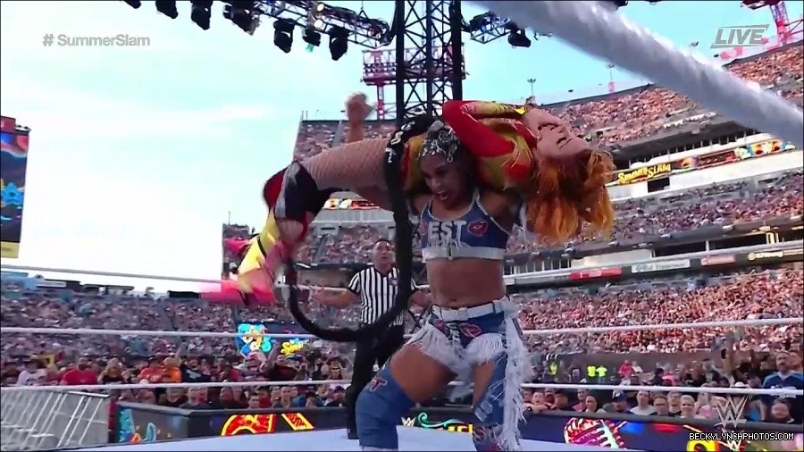 WWE_SummerSlam_2022_720p_WEB_h264-HEEL_mp4_001428520.jpg
