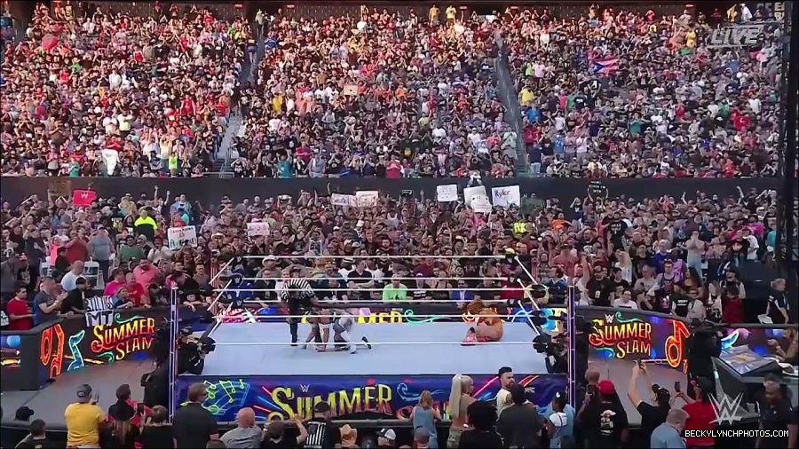 WWE_SummerSlam_2022_720p_WEB_h264-HEEL_mp4_001452520.jpg