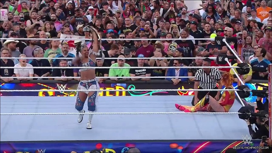 WWE_SummerSlam_2022_720p_WEB_h264-HEEL_mp4_001501320.jpg