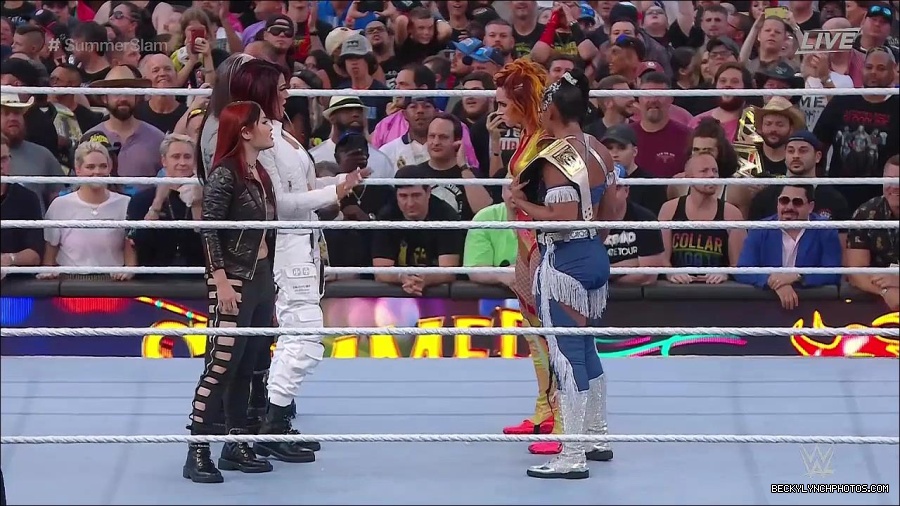 WWE_SummerSlam_2022_720p_WEB_h264-HEEL_mp4_001856654.jpg