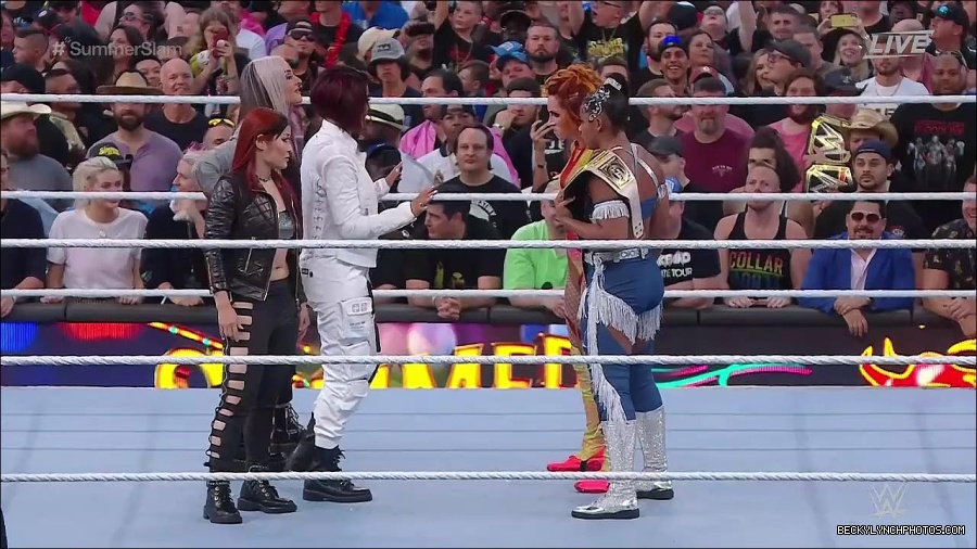 WWE_SummerSlam_2022_720p_WEB_h264-HEEL_mp4_001859454.jpg