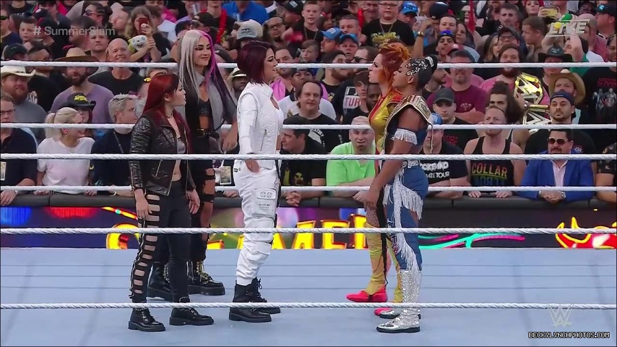 WWE_SummerSlam_2022_720p_WEB_h264-HEEL_mp4_001877454.jpg