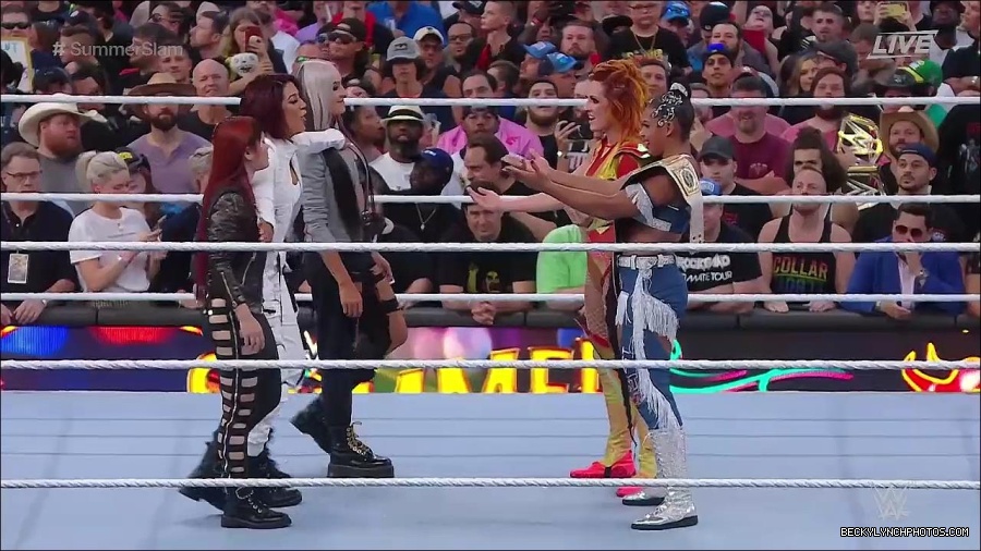 WWE_SummerSlam_2022_720p_WEB_h264-HEEL_mp4_001892254.jpg