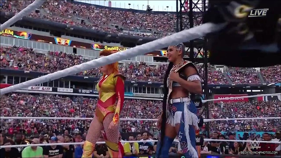 WWE_SummerSlam_2022_720p_WEB_h264-HEEL_mp4_001912654.jpg