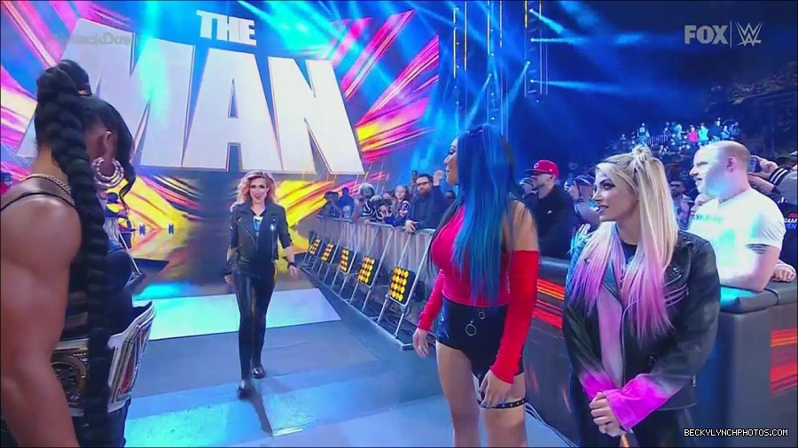 WWE_Friday_Night_SmackDown_2022_11_25_720p_HDTV_x264-NWCHD_mp4_000183683.jpg